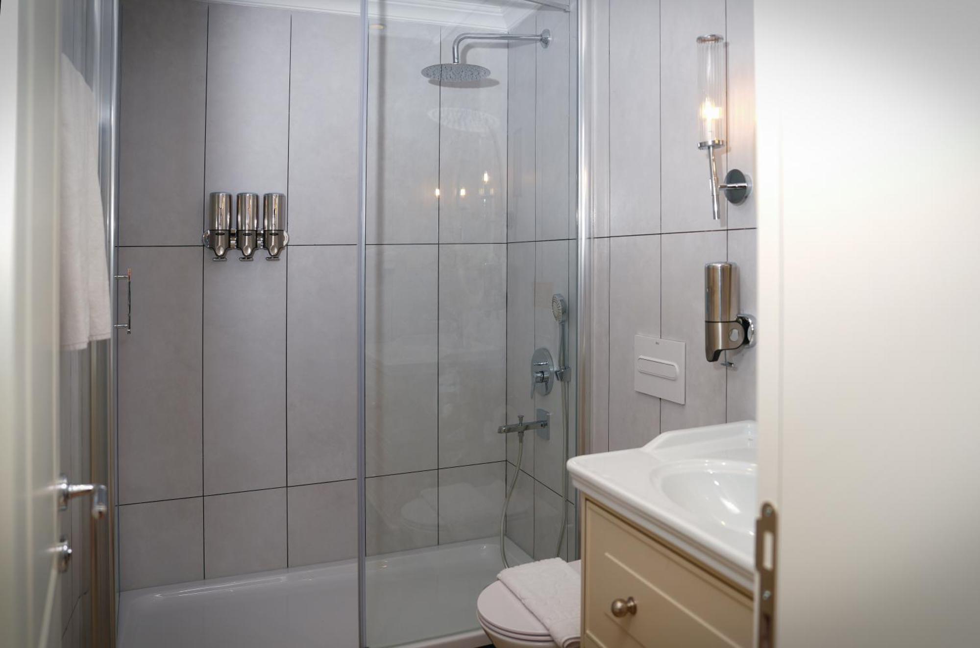 Gaia Suites Istanbul Bagian luar foto