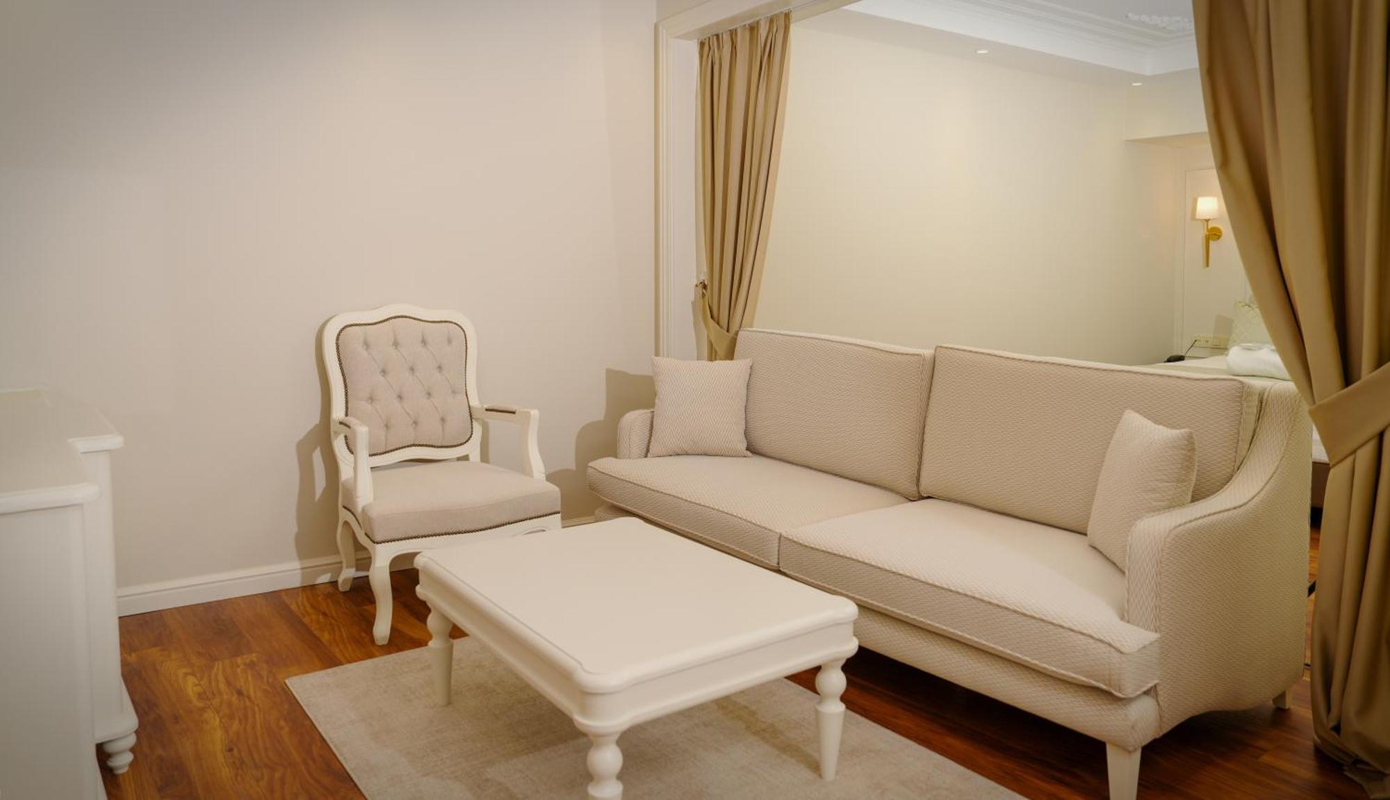 Gaia Suites Istanbul Bagian luar foto